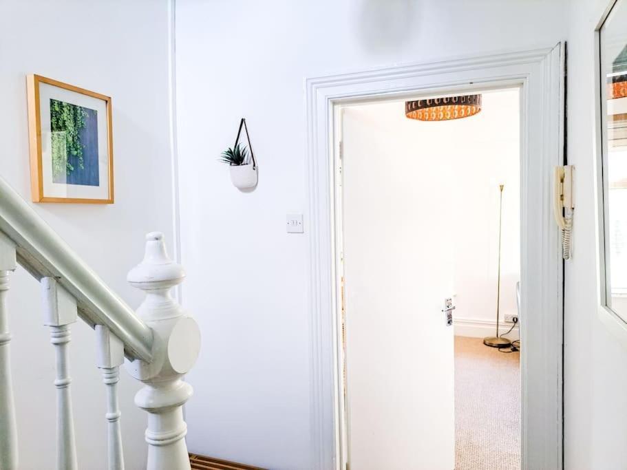 3 Bed Flat Near To Cardiff And Cardiff Bay Lägenhet Exteriör bild