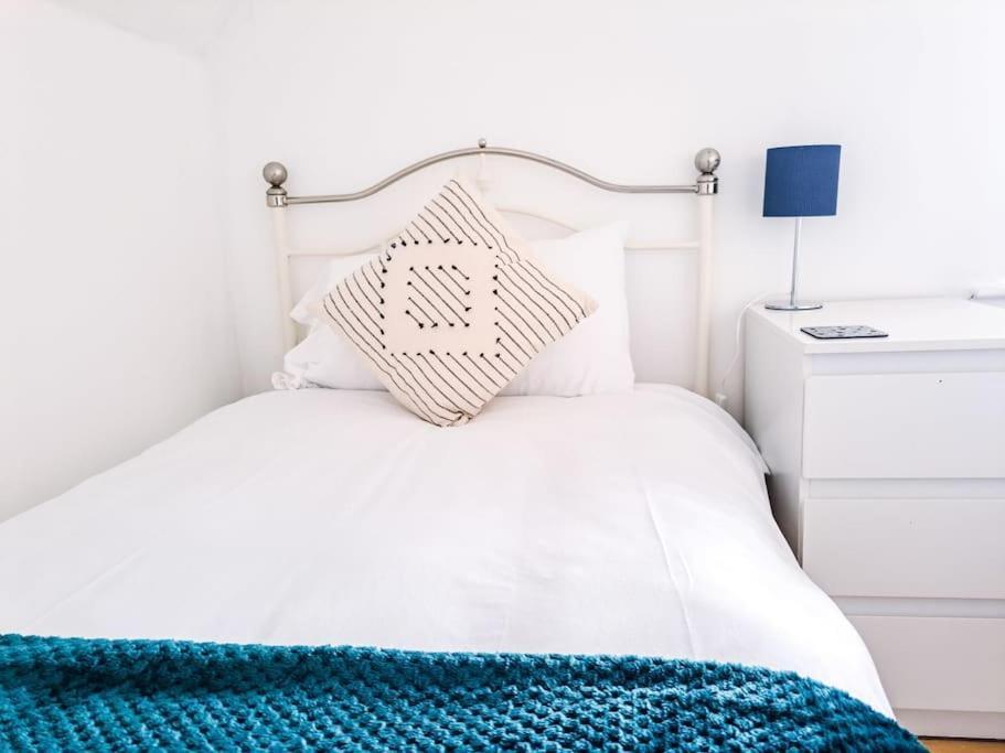 3 Bed Flat Near To Cardiff And Cardiff Bay Lägenhet Exteriör bild